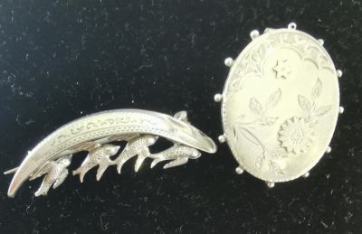 2 X VINTAGE HALLMARKED SILVER BROOCHES: SWALLOWS &amp; FLOWERS