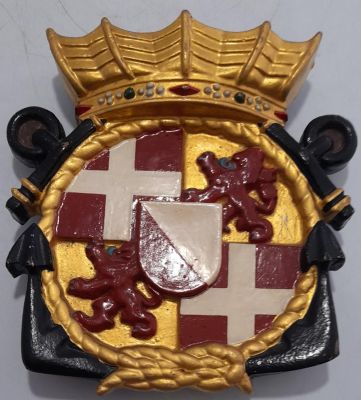 CAST IRON MILITARY PLAQUE FEATURING RAMPANT RED LIONS &amp; RED/WHITE FLAGS IN VGC - 6 X 5.5 INCHES