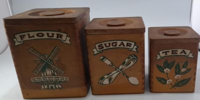 LOVELY VINTAGE TRIO OF MATCHING WOODEN GRADUATED KITCHEN CADDIES WHICH ALL FIT INSIDE EACH 
