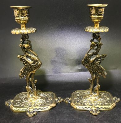 PAIR OF HEAVY VINTAGE ORNATE MATCHING BRASS WATERBIRD CANDLESTICKS - EACH STANDING 7.5 INCHES 