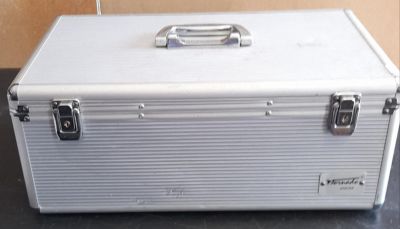 ALUMINIUM CASE WITH KEYS 18 X 11 X 7 INCHES