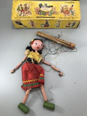 BOXED VINTAGE PELHAM PUPPET GYPSY GIRL WITH ORIGINAL BOX (hands damaged - needs untangling)