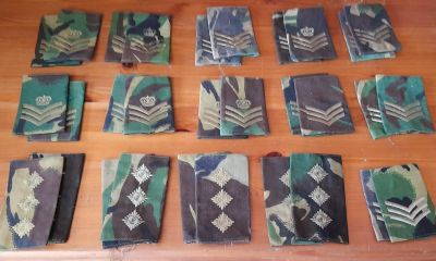 15 X PAIRS OF SARGEANT &amp; CROWN SARGEANT EPAULETTES
