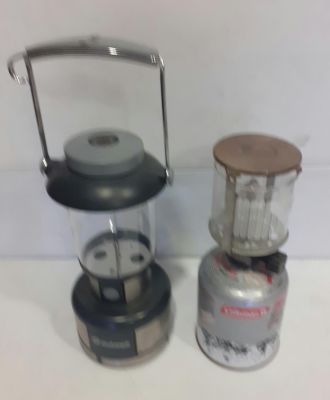 COLEMAN LAMP &amp; OUTWELL LAMP WITH COMPASS