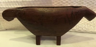 TRIBAL ART, RARE CENTRAL AFRICAN NAIVE ZOOMORPHIC HARDWOOD SLIT DRUM MADE BY THE BAMILEKE 