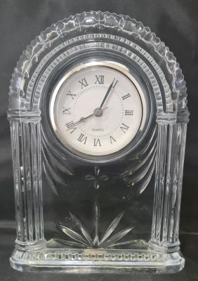 VERY HEAVY CHRYSTAL GLASS SEMI DOME MANTLE CLOCK 10" X 7" X 2"