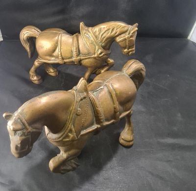 2 X VERY HEAVY QUALITY BRASS CART HORSES 9" X 7" BOTH WEIGH IN AT NEARLY 6 KILOS