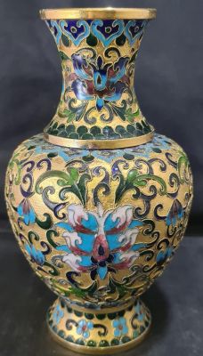 SUPERB CHINESE CLOISONNE VASE IN VGC STANDING 8" HIGH