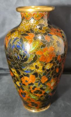 DELIGHTFUL CHINESE CLOISONNE VASE IN VGC STANDING 7" TALL