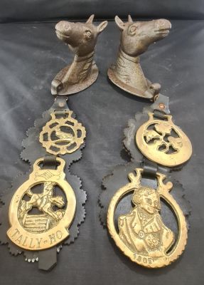 2 X HEAVY CAST IRON HORSE HEADS 4-5" x 4-5" PLUS 2 X BRASS MARTINGALES