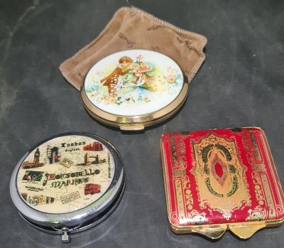3 X VINTAGE COMPACTS TO INCLUDE A STRATTON EXAMPLE