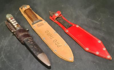 3 X VINTAGE KNIVES TO INCLUDE: 2 GERMAN THROWING KNIVES IN LEATHER CASES (1 with broken tip 