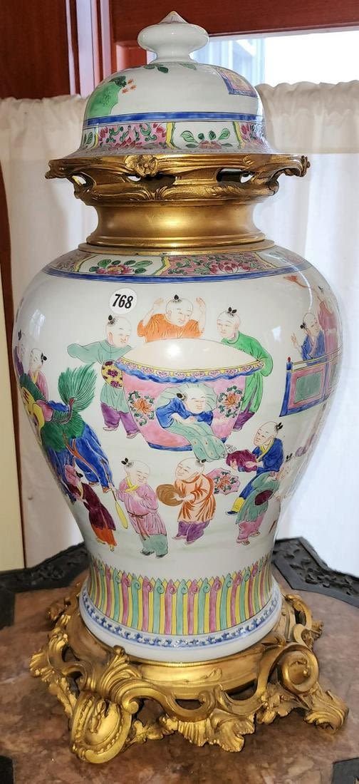 Lot 768: Chinese Lidded Porcelain Urn