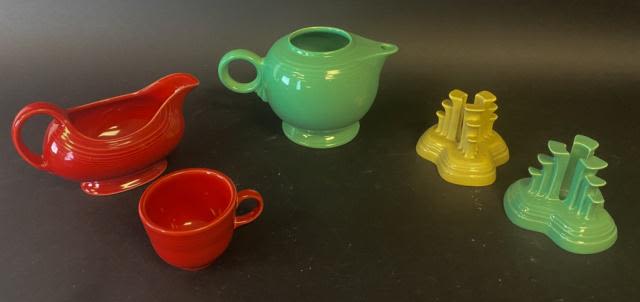 Lot 239: 5 Pieces Vintage Fiestaware
