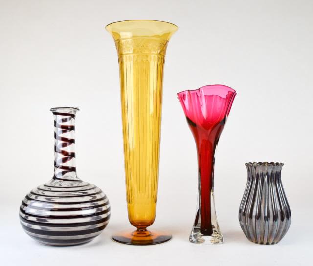 Lot 568: Grouping of Glass Vases