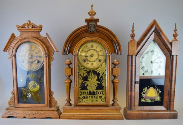 Lot 197: Grouping of Vintage Mantle Clocks