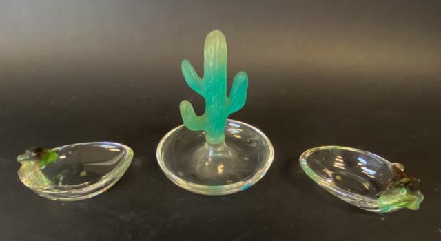 Lot 322: 3 Daum France Pate de Verre Trays
