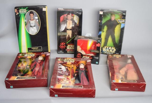 Lot 425: 7 Star Wars Figures New In Boxes