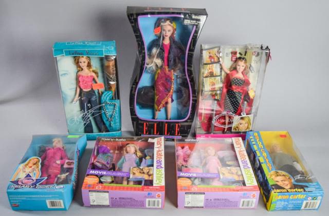 Lot 428: Mary Kate Ashley Barbie Figures New In Box