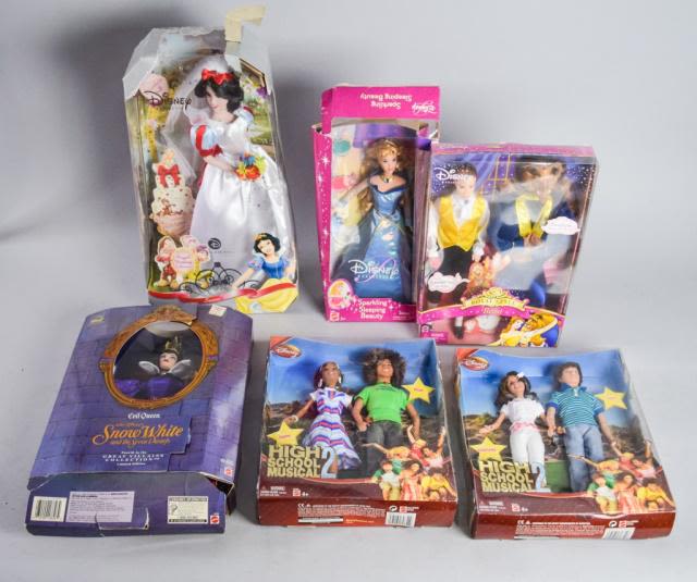 Lot 435: Disney Figures New In Boxes