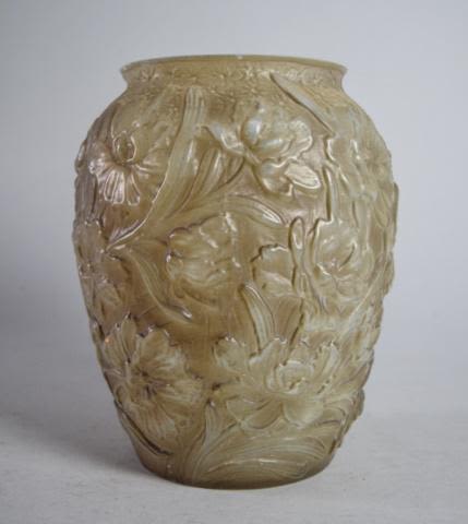 Lot 454: Phoenix Glass Company Vase