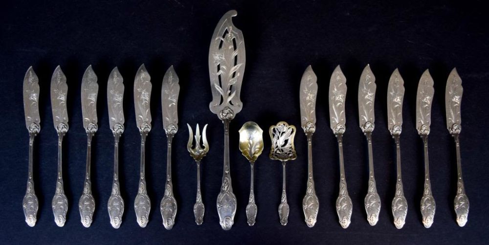Lot 154: 16 Piece Lapparra & Gabriel French Silver Fish Set