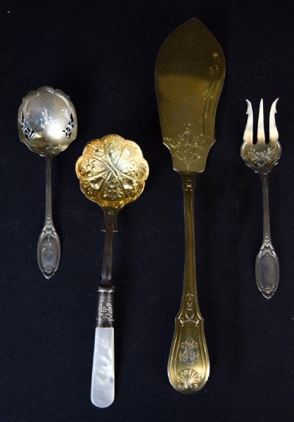 Lot 160: Silver & Silverplate Tableware