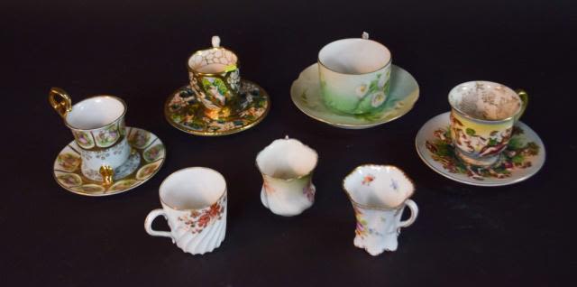 Lot 276: Grouping of Cups & Saucers