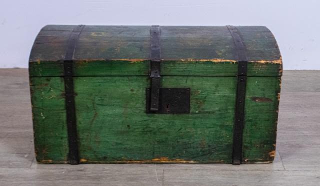 Lot 205: Grain Painted Immigrant Trunk