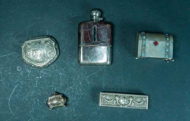 Lot 216: Lot of Silver Accessories