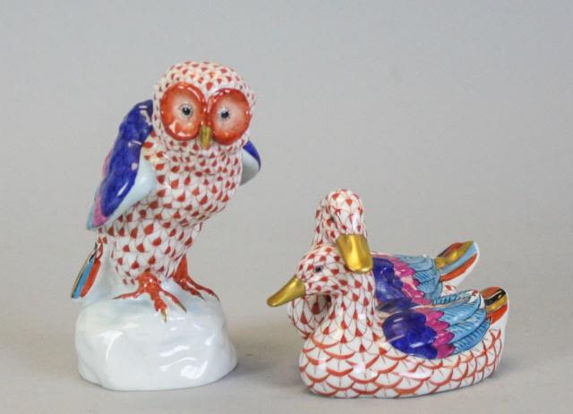 Lot 237: 2 Herend Fishnet Rust Porcelain Figurines