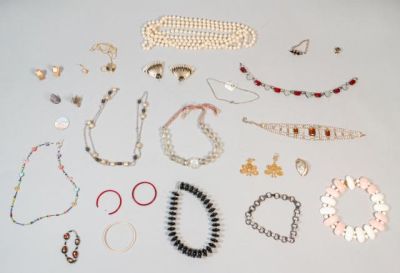 Lot 1 - Grouping of Costume Jewelry