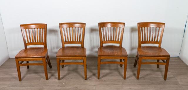 Lot 211: Set of Four Gunlocke Side Chairs