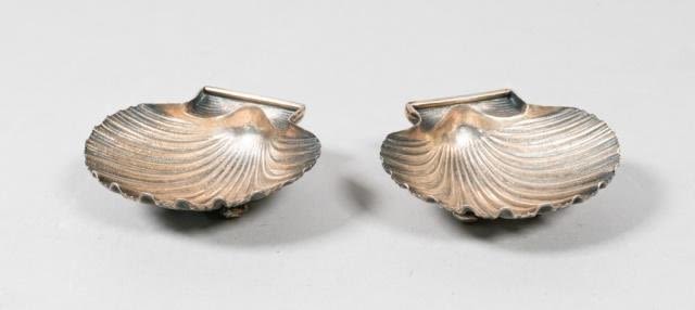 Lot 353: Pair of Buccellati Sterling Shell Dishes