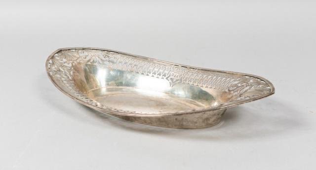 Lot 193: Simpson, Hall, Miller & Co. Sterling Dish