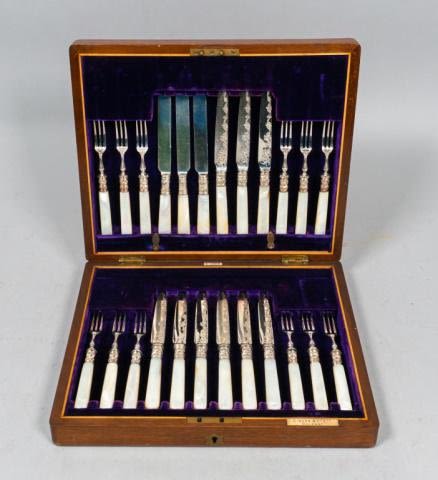 Lot 204: 24 Piece Gibson & Co Ltd Silverplate Flatware