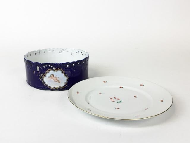 Lot 214: Herend Plate, Austrian Fruit Bowl