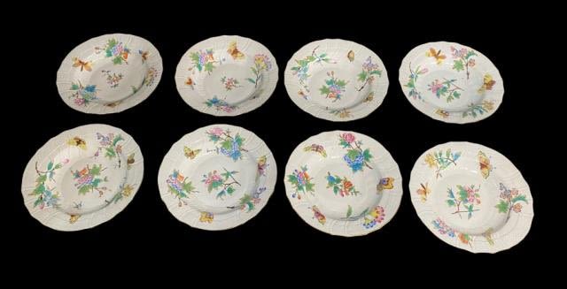 Lot 217: 8 Herend Queen Victoria Bowls