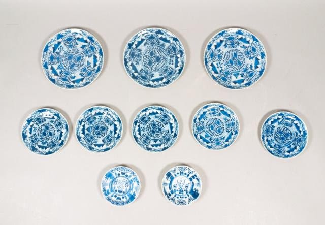 Lot 226: Chinese "Kraak" Blue and White Porcelain Grouping