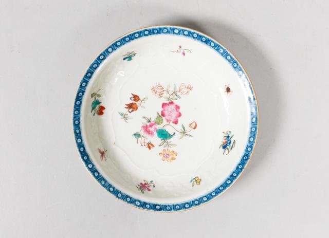Lot 230: 18th Century Chinese Export Porcelain Bowl