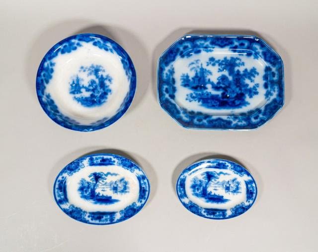 Lot 290: Sobraon Flow Blue Serving Trays and Bowl