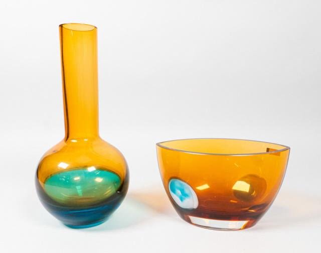 Lot 384: 2 Pieces Waterford Evolution Art Glass