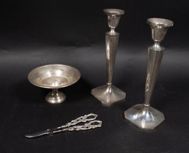 Lot 243: 4 Weighted Sterling Items