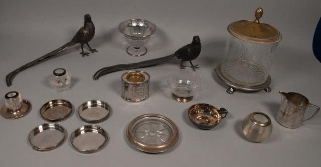 Lot 247: Grouping of 16 Decorative Accessories