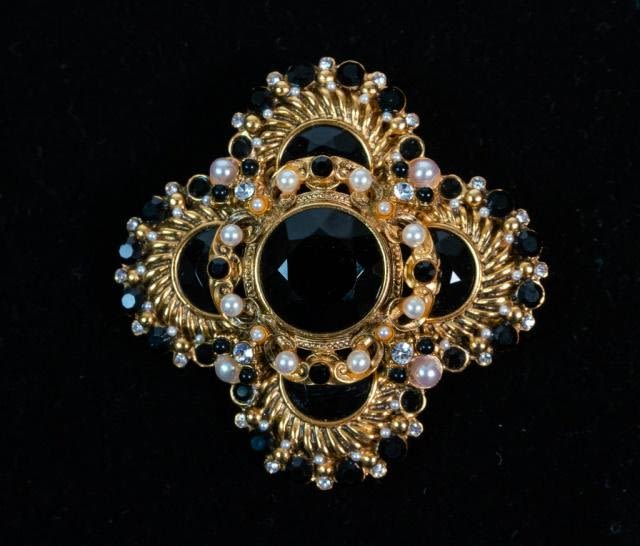 Lot 253: Jose & Maria Barrera Maltese Cross Brooch