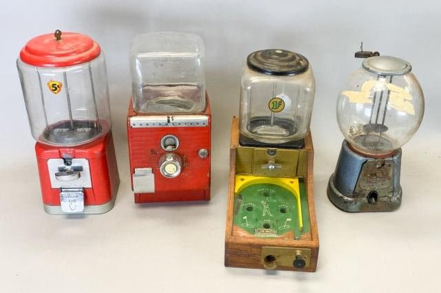 Lot 400: Group of 4 Vintage Coin Operated Machines