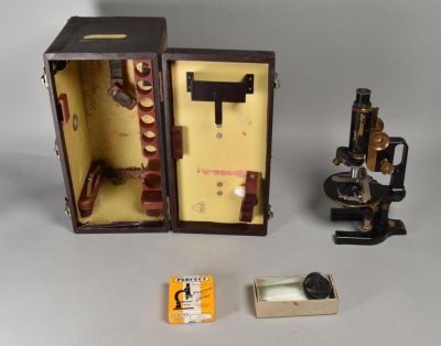 Spencer Lens Co Brass Microscope 29687. Spencer Lens Company brass microscope # 29687 with 