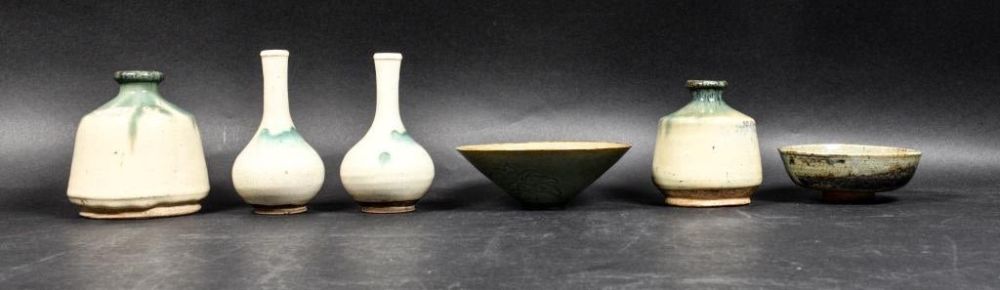 Lot 122: 6 Pieces of Japanese Karatsu Ware