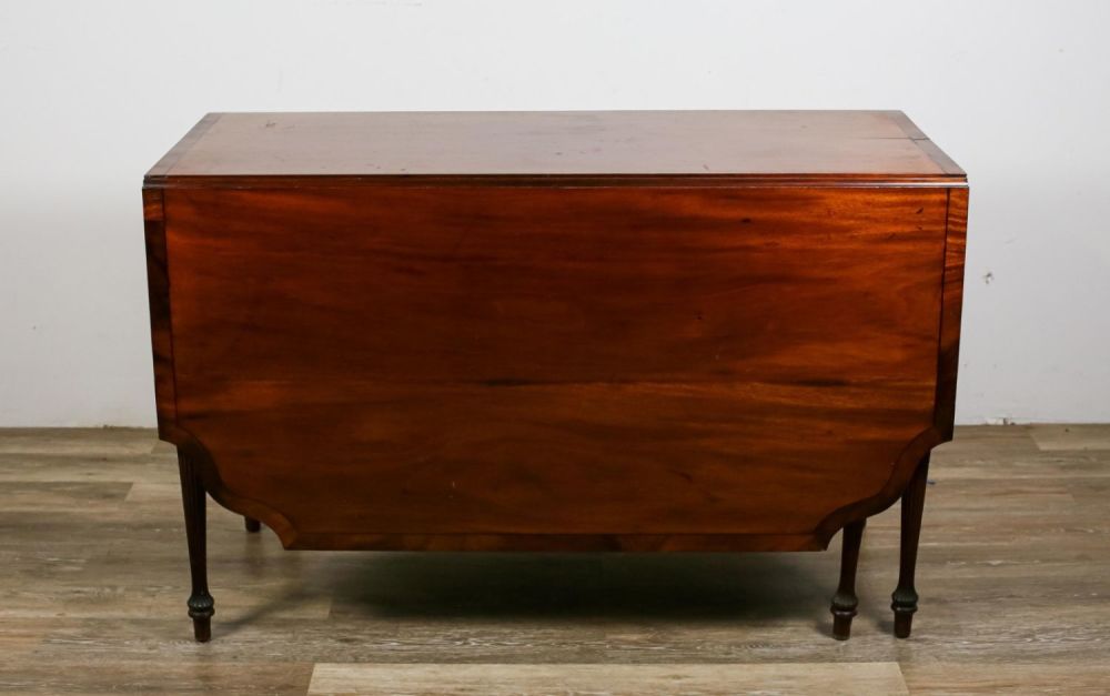 Lot 133: Mahogany Sheraton Drop Leaf Table