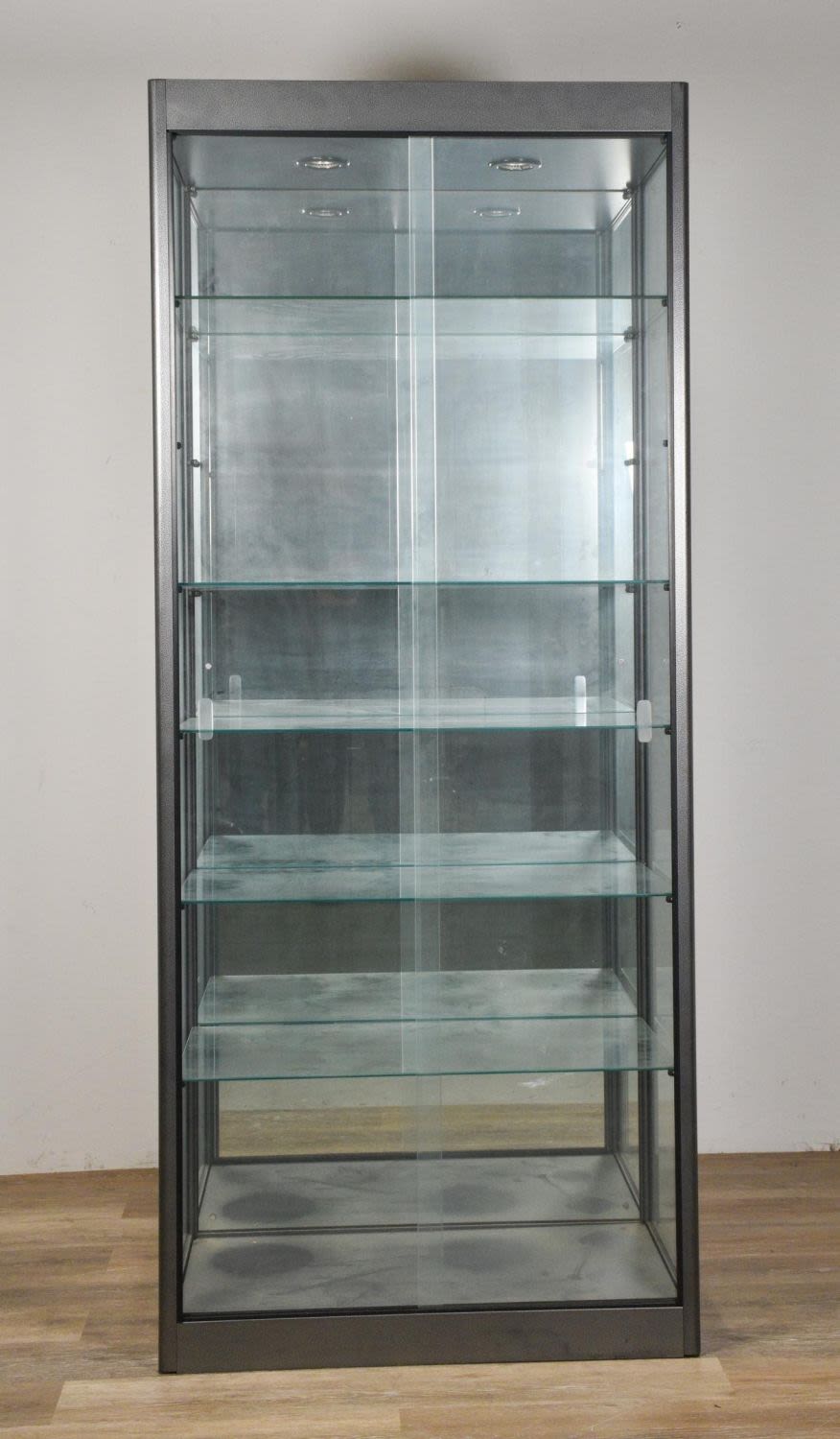 Lot 135: Contemporary Glass Vitrine